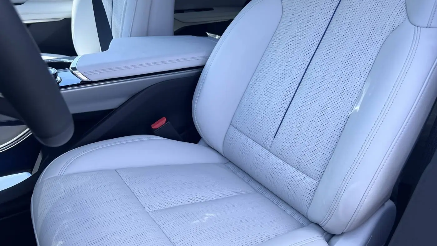 2024 Cadillac Lyriq 1GYKPVRL4RZ137752
