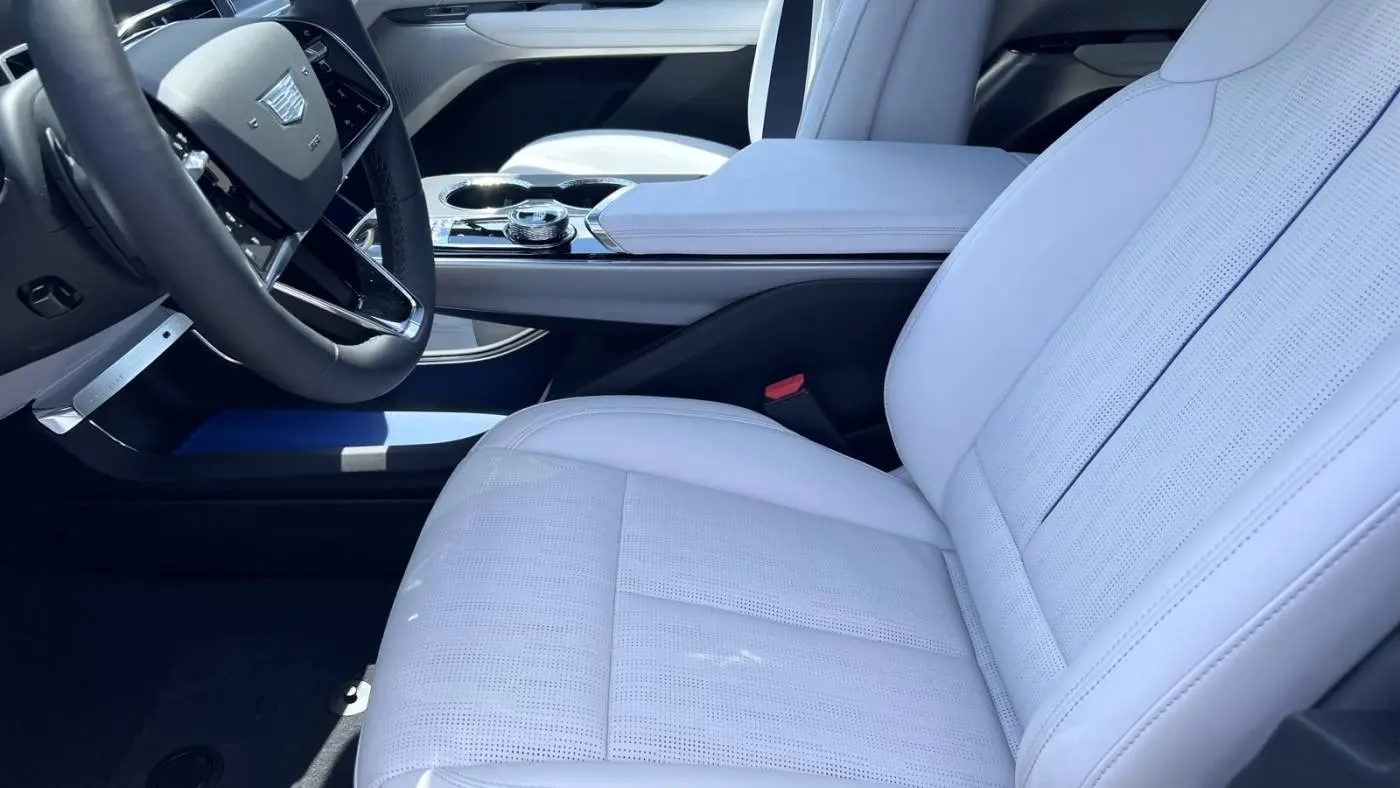 2024 Cadillac Lyriq 1GYKPVRL4RZ137752