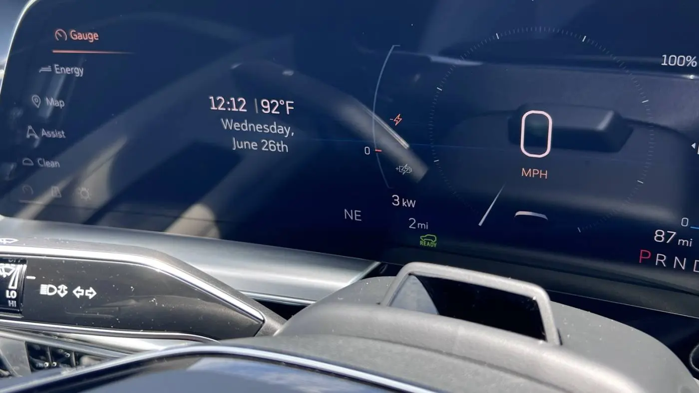 2024 Cadillac Lyriq 1GYKPVRL4RZ137752