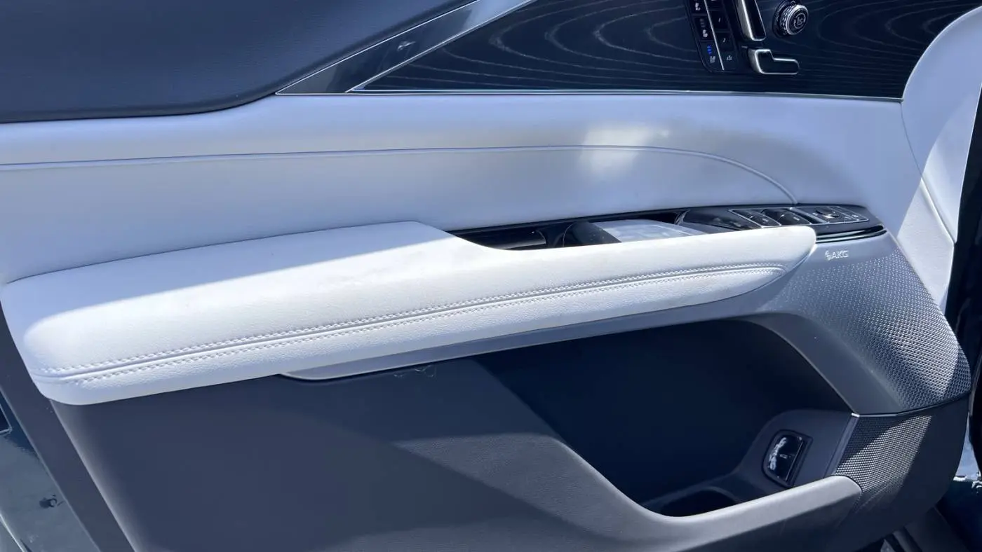 2024 Cadillac Lyriq 1GYKPVRL4RZ137752