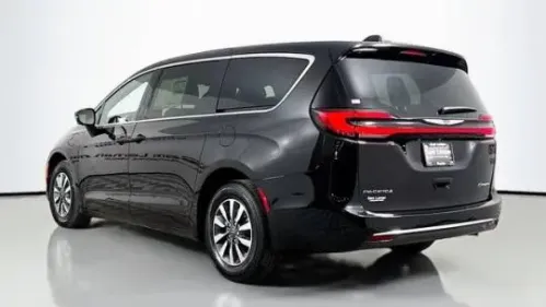 2025 Chrysler Pacifica 2C4RC1S70SR576033