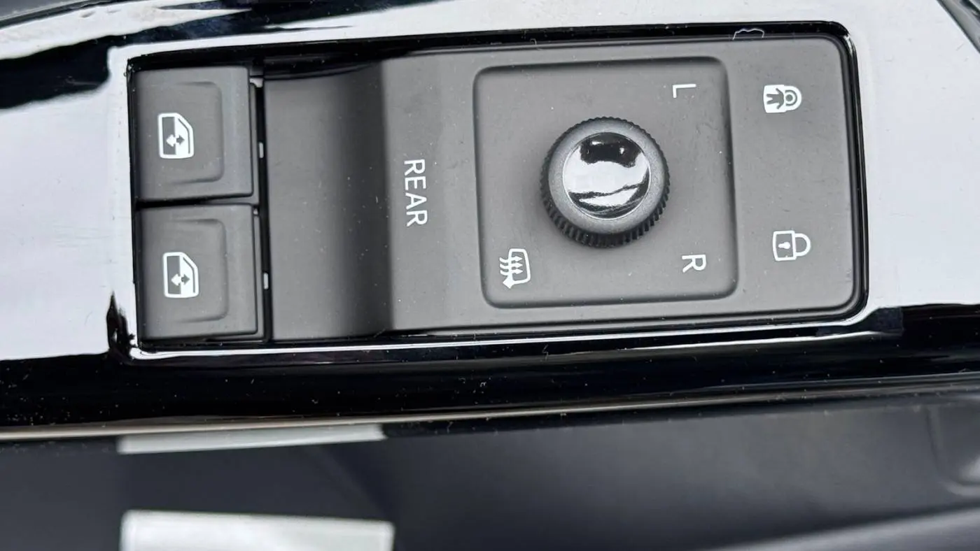 2025 Volkswagen ID.4 1V2WSPE88SC005233