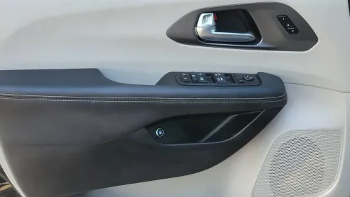 2024 Chrysler Pacifica 2C4RC1S71RR137689
