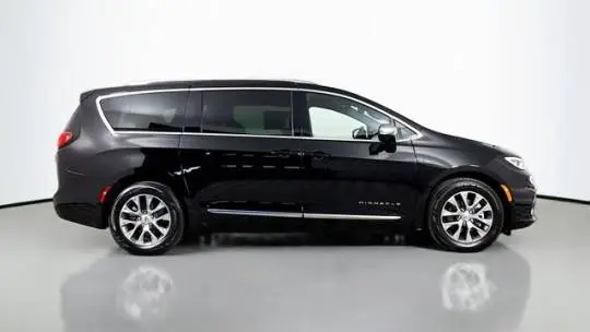 2025 Chrysler Pacifica 2C4RC1N7XSR563074