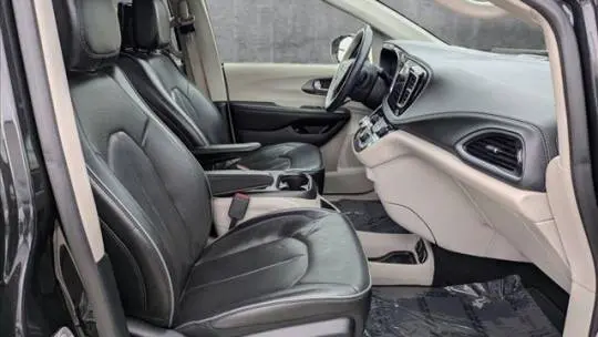 2018 Chrysler Pacifica 2C4RC1N77JR358987