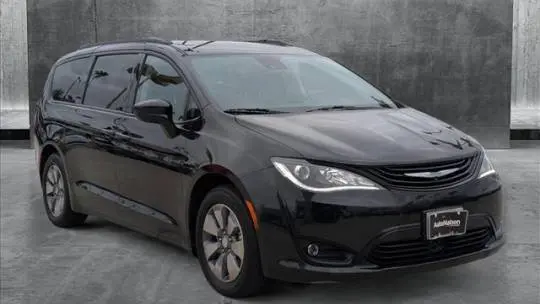 2018 Chrysler Pacifica 2C4RC1N77JR358987
