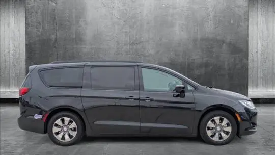 2018 Chrysler Pacifica 2C4RC1N77JR358987