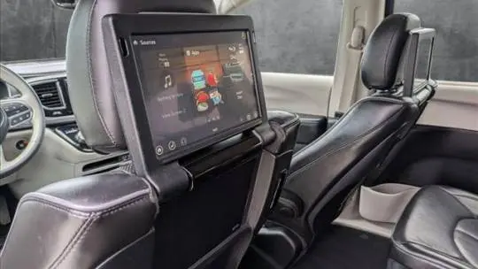 2018 Chrysler Pacifica 2C4RC1N77JR358987