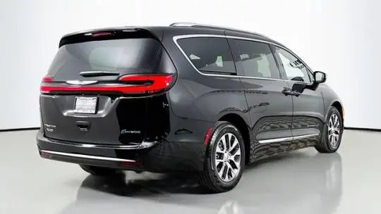 2025 Chrysler Pacifica 2C4RC1N7XSR563074