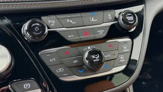 2025 Chrysler Pacifica 2C4RC1N7XSR563074