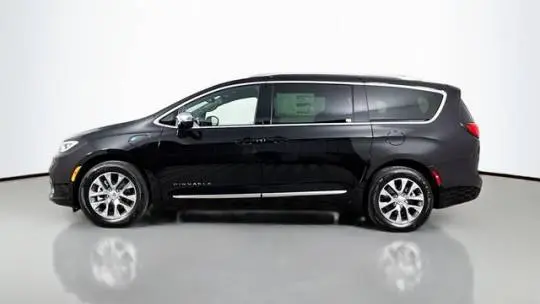 2025 Chrysler Pacifica 2C4RC1N7XSR563074