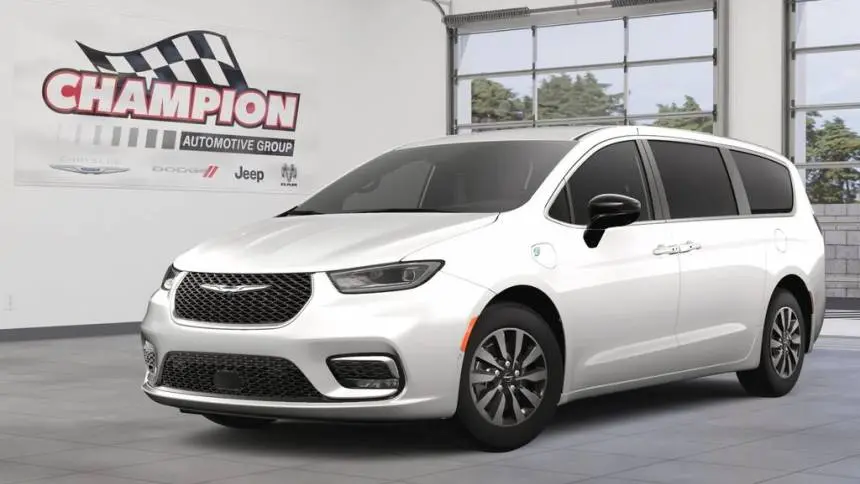 2025 Chrysler Pacifica 2C4RC1S76SR576103
