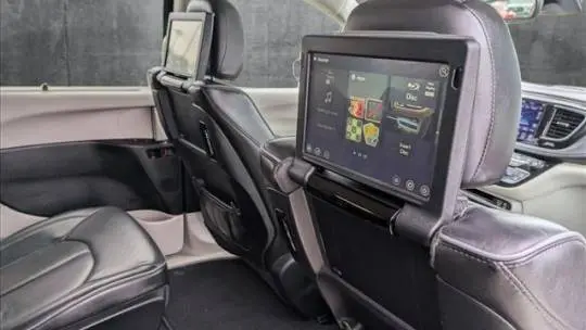 2018 Chrysler Pacifica 2C4RC1N77JR358987