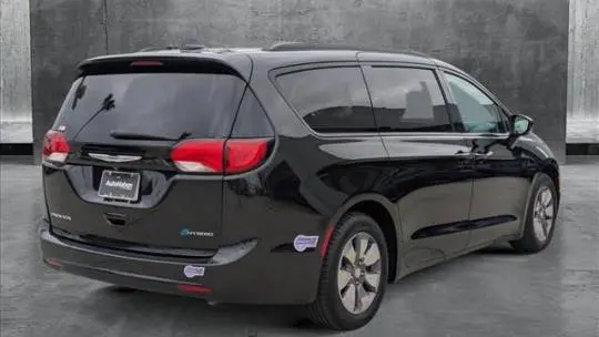 2018 Chrysler Pacifica 2C4RC1N77JR358987