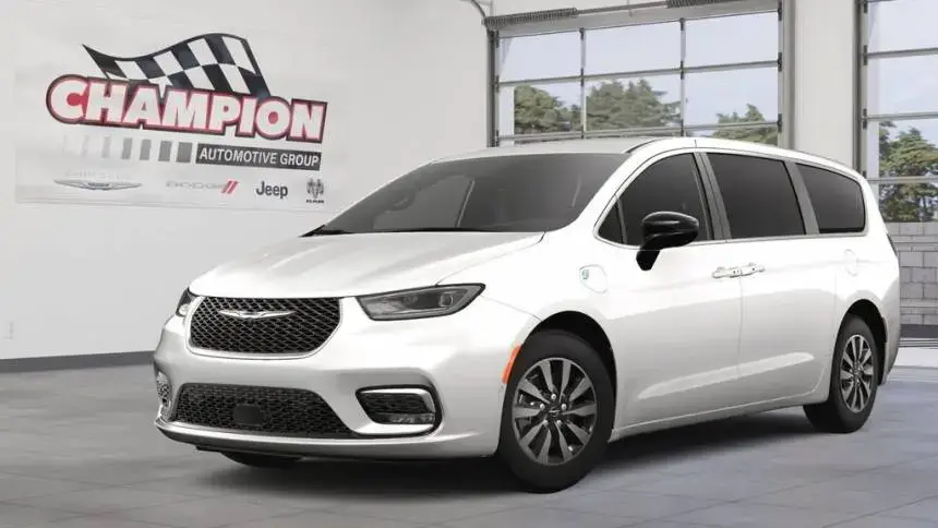 2025 Chrysler Pacifica 2C4RC1S76SR576103