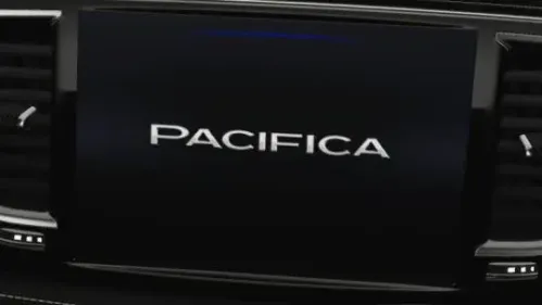 2025 Chrysler Pacifica 2C4RC1S76SR576103