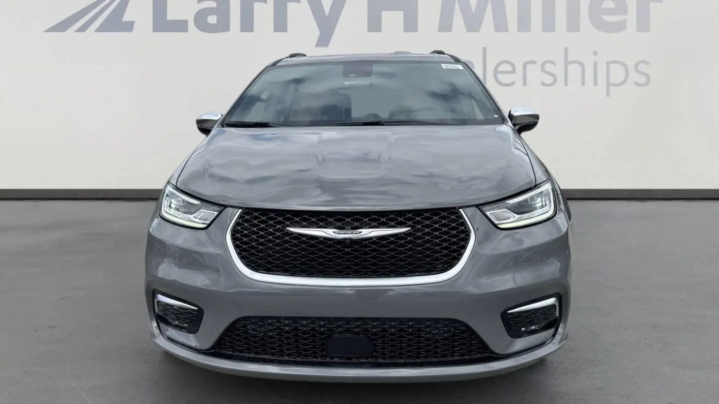 2025 Chrysler Pacifica 2C4RC1N71SR563951
