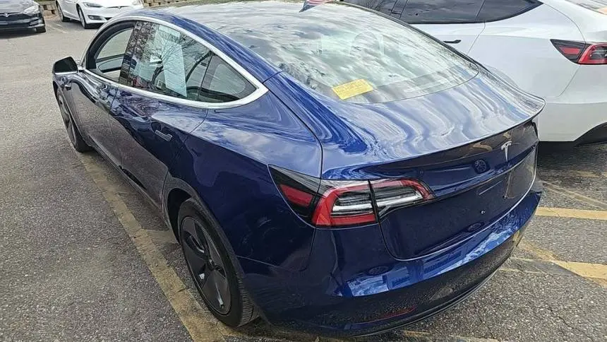 2018 Tesla Model 3 5YJ3E1EB9JF090086