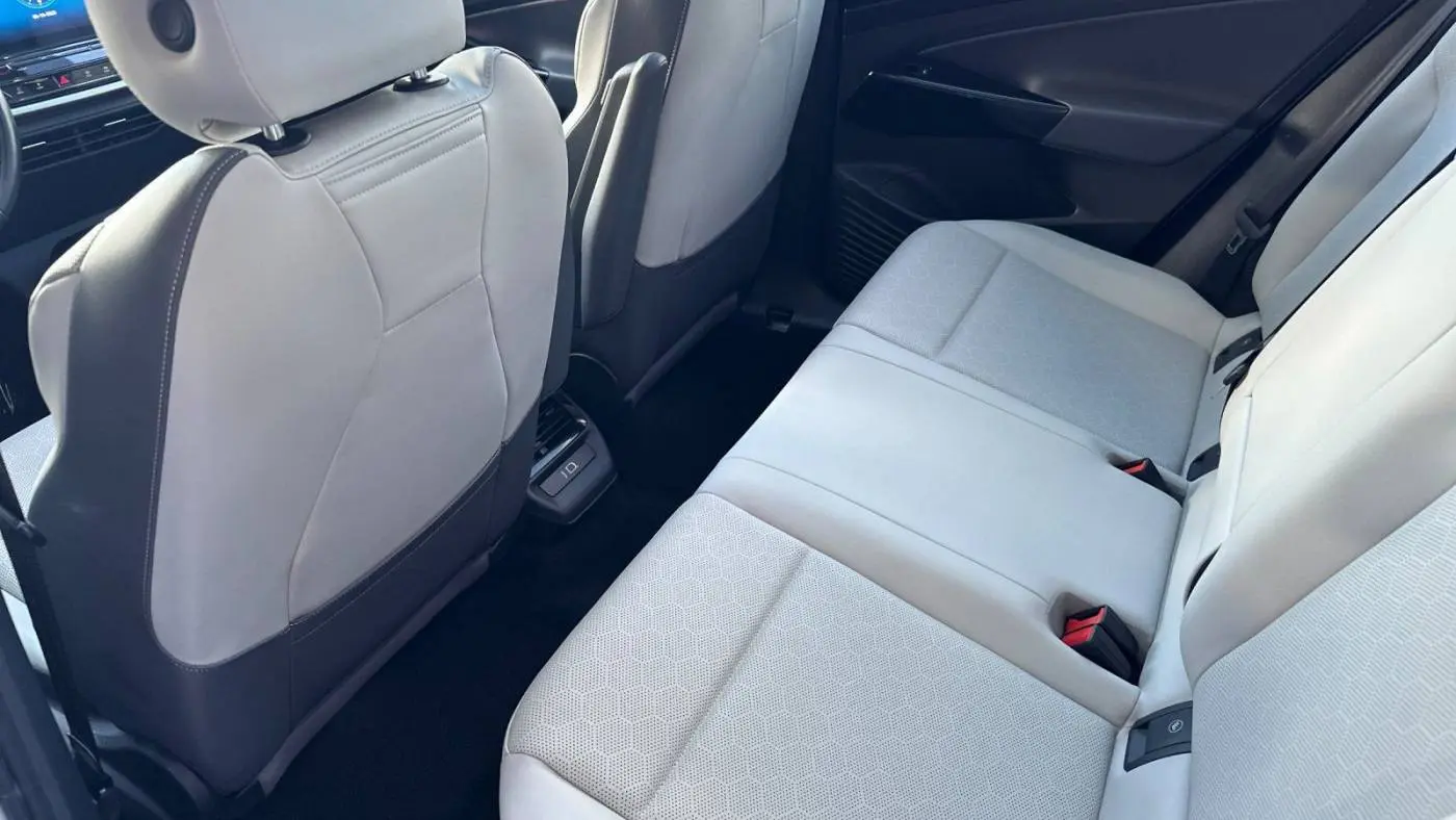 2021 Volkswagen ID.4 WVGTMPE25MP047604