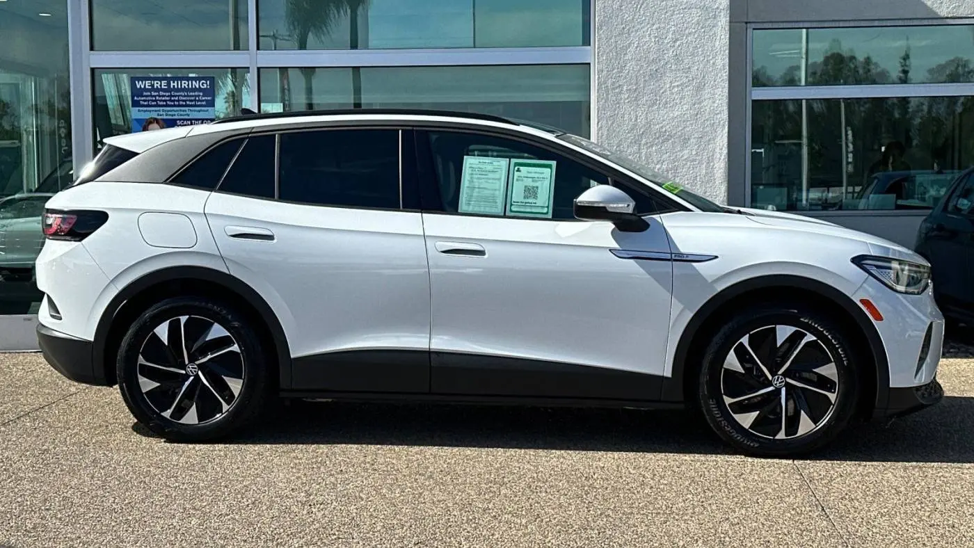 2021 Volkswagen ID.4 WVGTMPE25MP047604