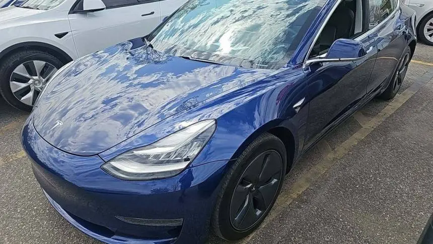 2018 Tesla Model 3 5YJ3E1EB9JF090086
