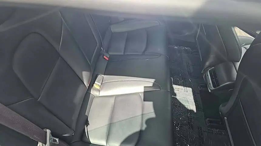 2018 Tesla Model 3 5YJ3E1EB9JF090086