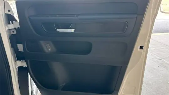 2025 Volkswagen ID.Buzz WVGAWVEB6SH015676