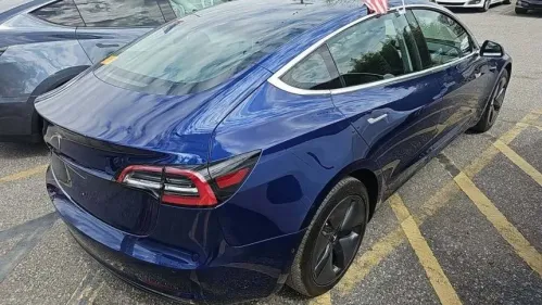 2018 Tesla Model 3 5YJ3E1EB9JF090086