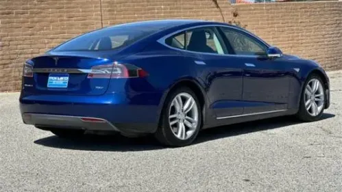 2015 Tesla Model S - Images - 3