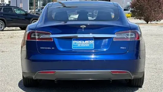 2015 Tesla Model S - Images - 4
