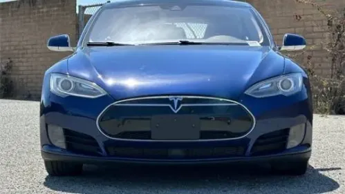 2015 Tesla Model S - Images - 8