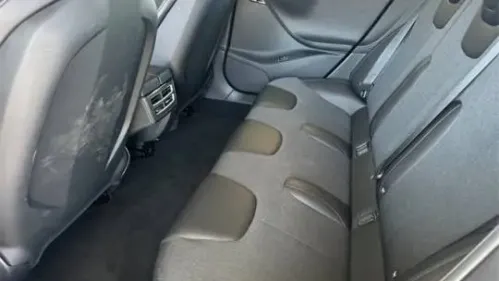 2015 Tesla Model S - Images - 12