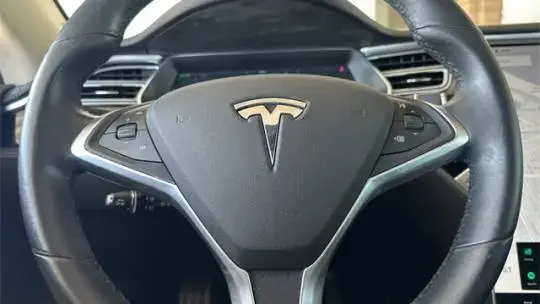 2015 Tesla Model S - Images - 24