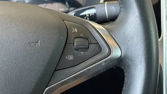 2015 Tesla Model S - Images - 26