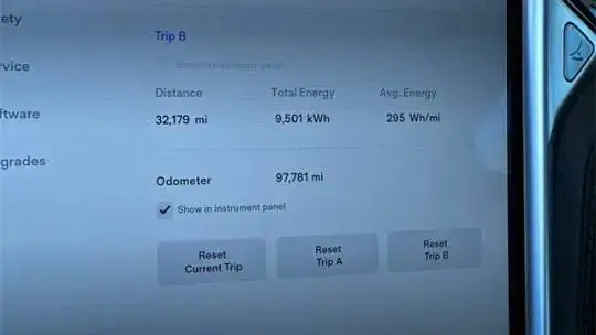 2015 Tesla Model S - Images - 28