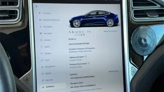 2015 Tesla Model S - Images - 29