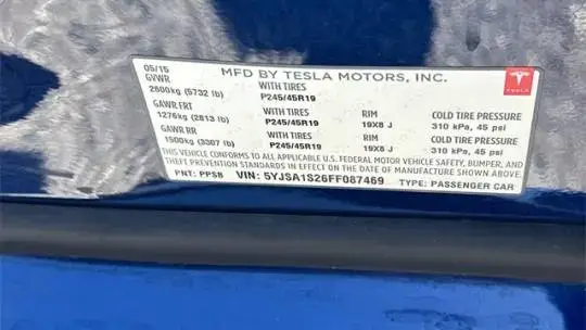 2015 Tesla Model S - Images - 31
