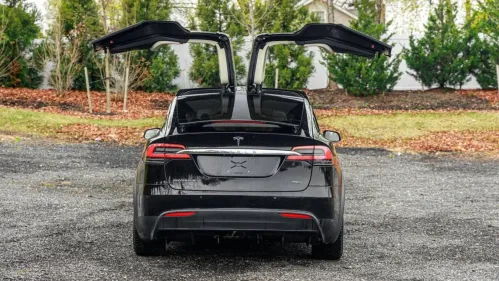 2018 Tesla Model X 5YJXCDE29JF118011
