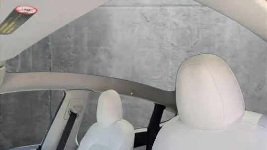 2021 Tesla Model Y 5YJYGDEDXMF106366