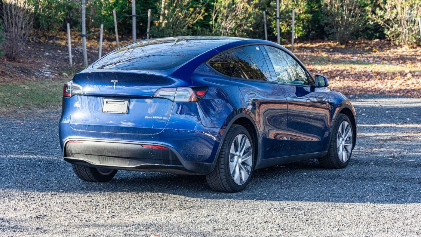 2021 Tesla Model Y 5YJYGDEE4MF184246