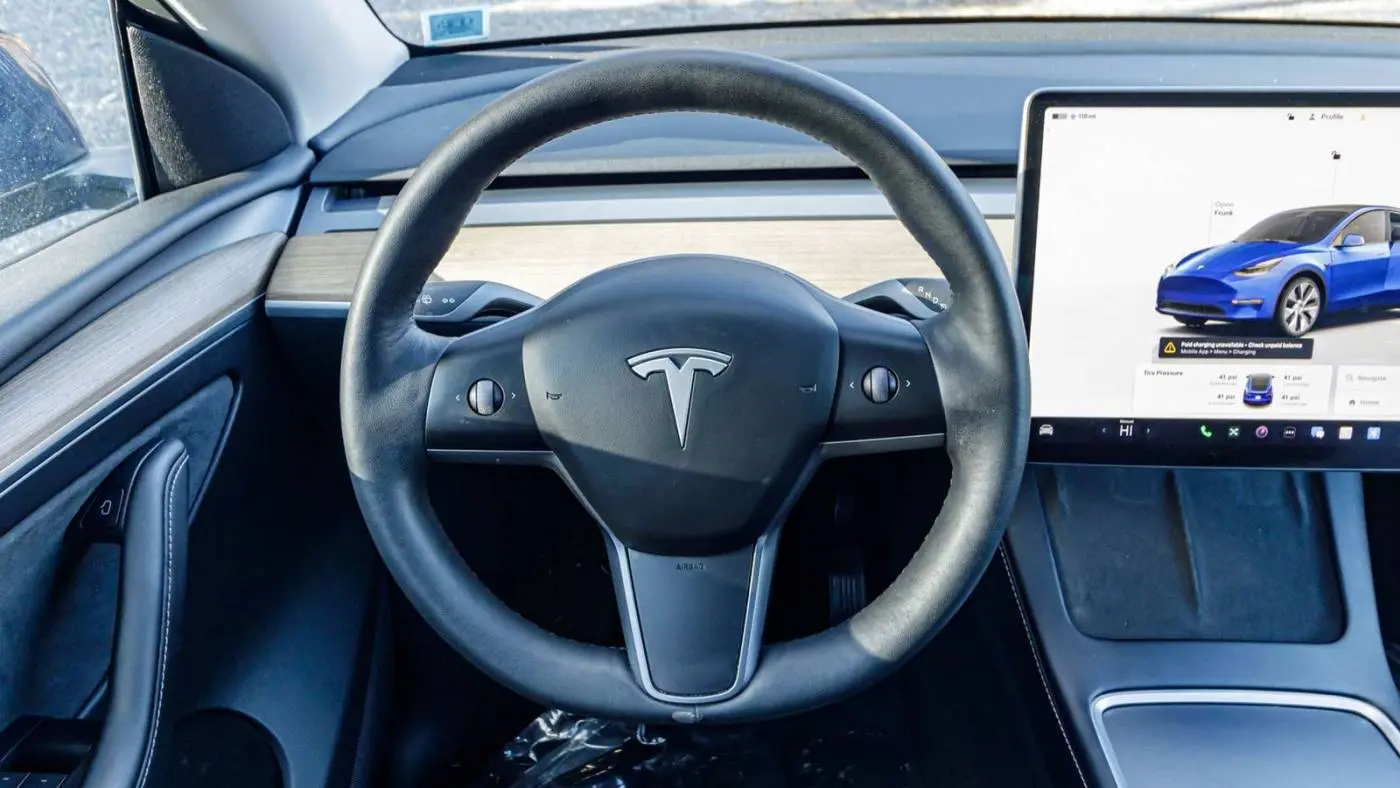 2021 Tesla Model Y 5YJYGDEE4MF184246