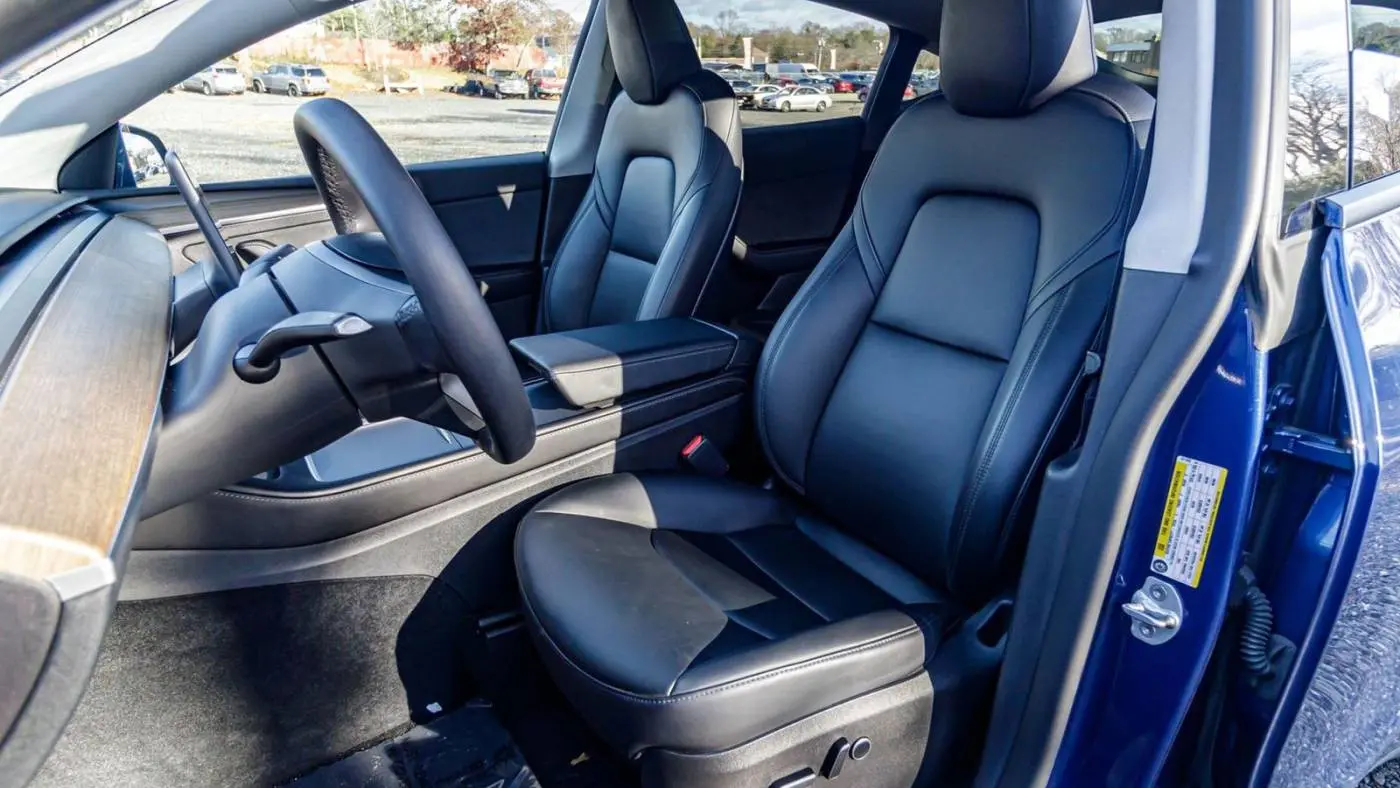 2021 Tesla Model Y 5YJYGDEE4MF184246
