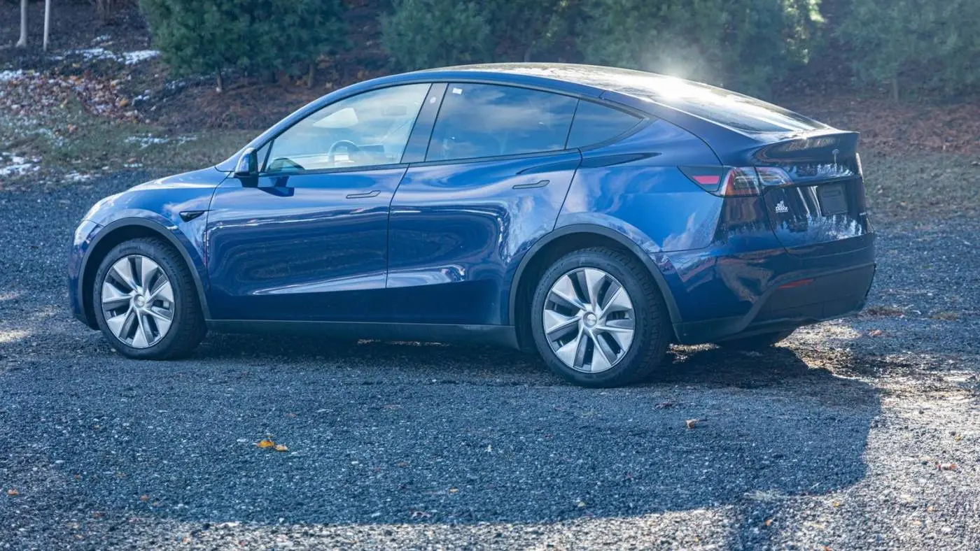 2021 Tesla Model Y 5YJYGDEE4MF184246
