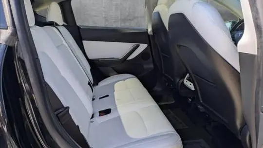 2021 Tesla Model Y 5YJYGDEDXMF106366