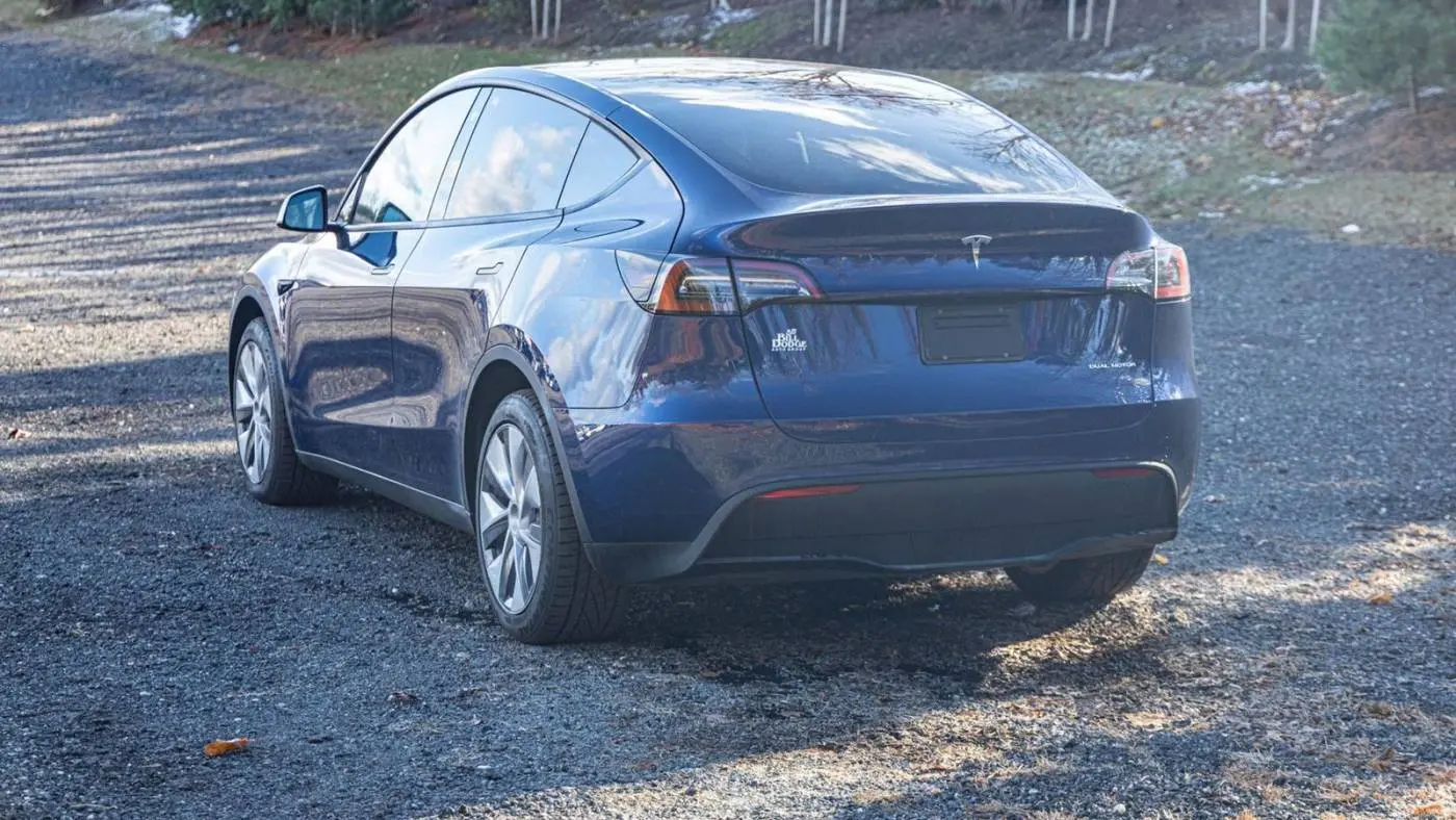 2021 Tesla Model Y 5YJYGDEE4MF184246