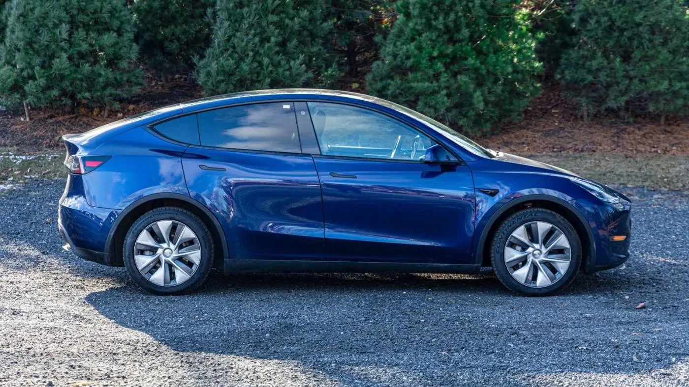 2021 Tesla Model Y 5YJYGDEE4MF184246