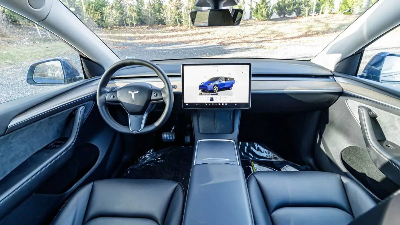 2021 Tesla Model Y 5YJYGDEE4MF184246