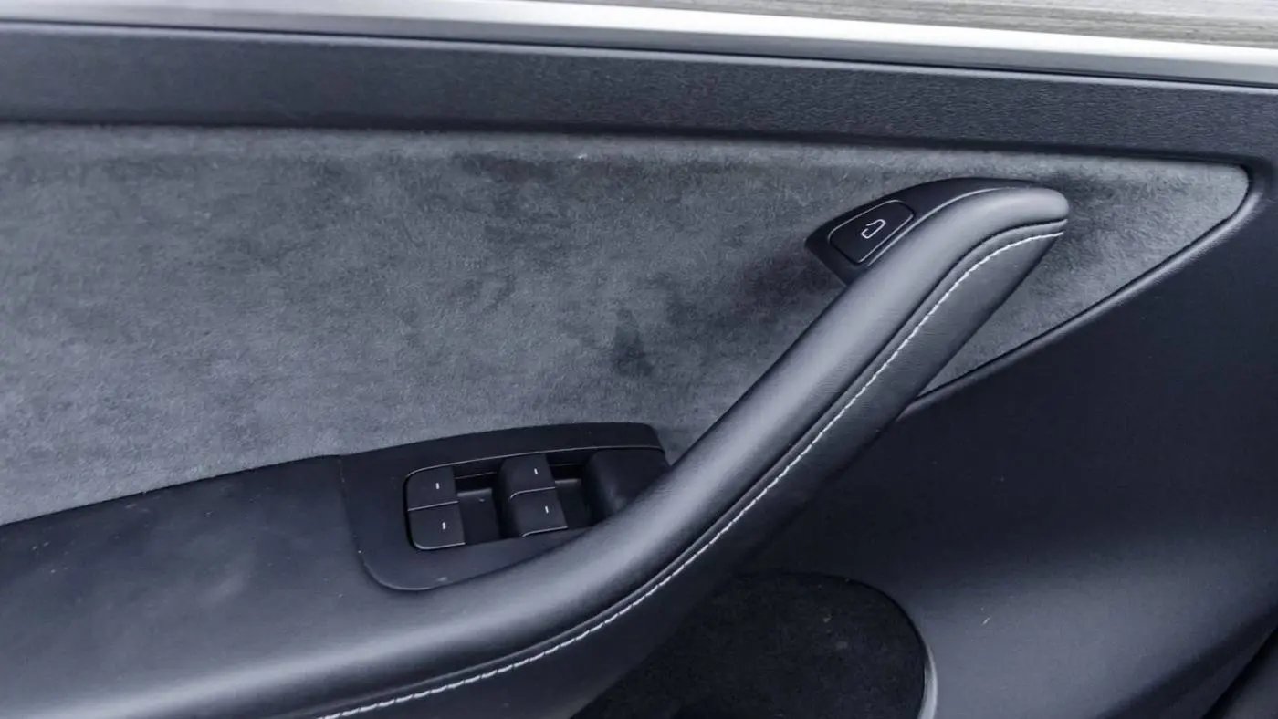 2021 Tesla Model Y 5YJYGDEE4MF184246
