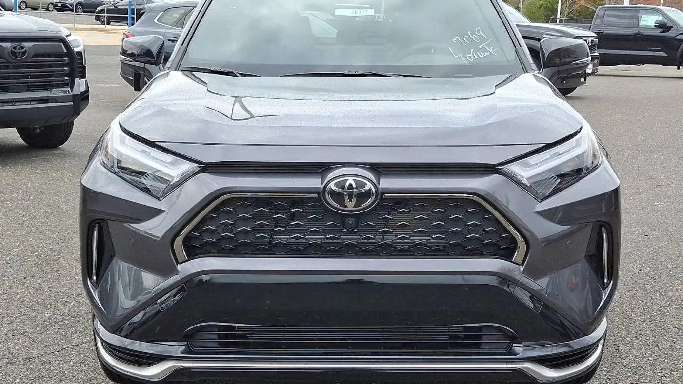 2025 Toyota RAV4 Plug-In Hybrid JTMFB3FV8SD250512