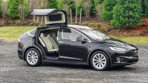 2018 Tesla Model X 5YJXCDE29JF118011